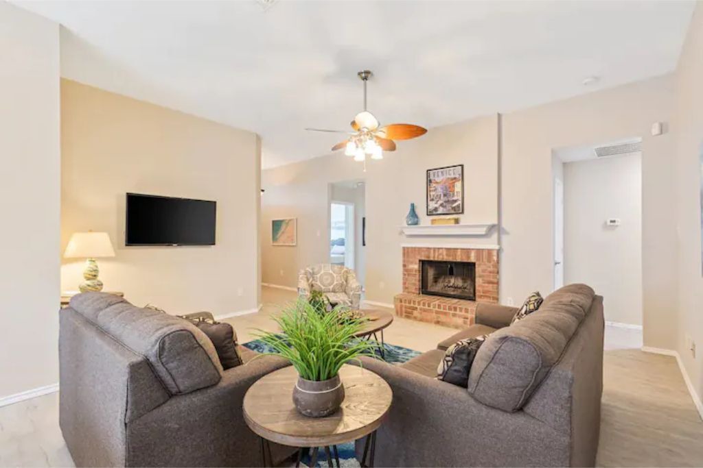 Photo of Livingroom in Garland