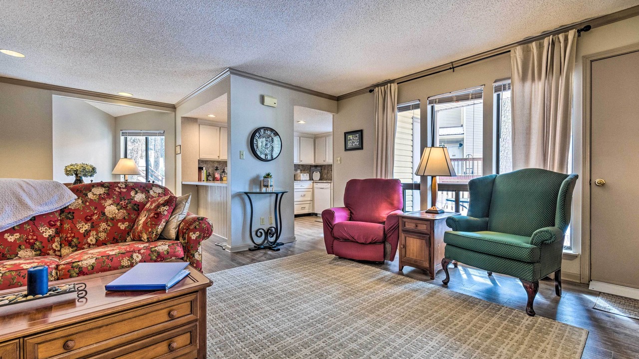 Photo of Livingroom in Fairfield Bay