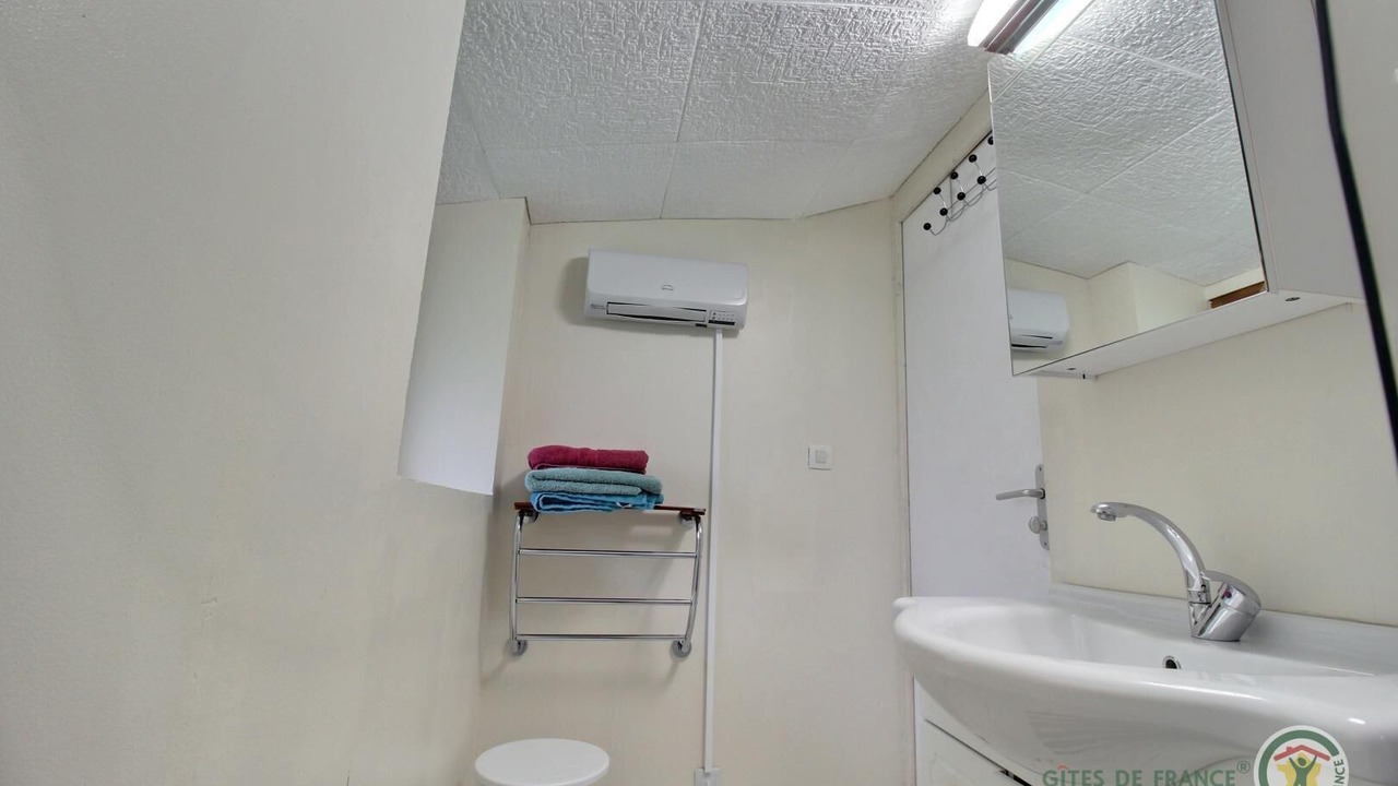 Photo of Bathroom in Lanvellec