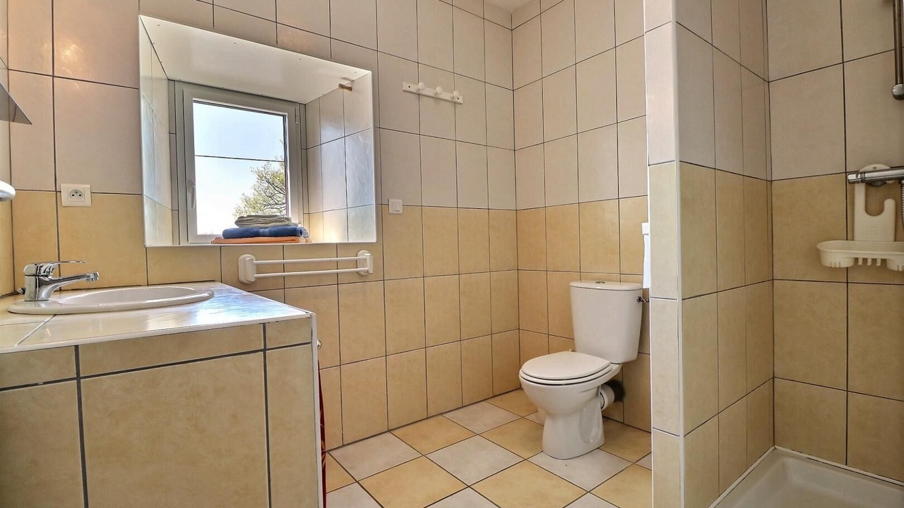 Photo of Bathroom in Tinteniac