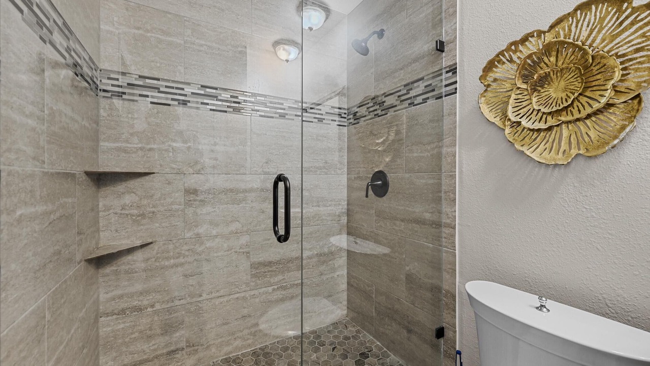 Photo of Bathroom in North Central Carrollton