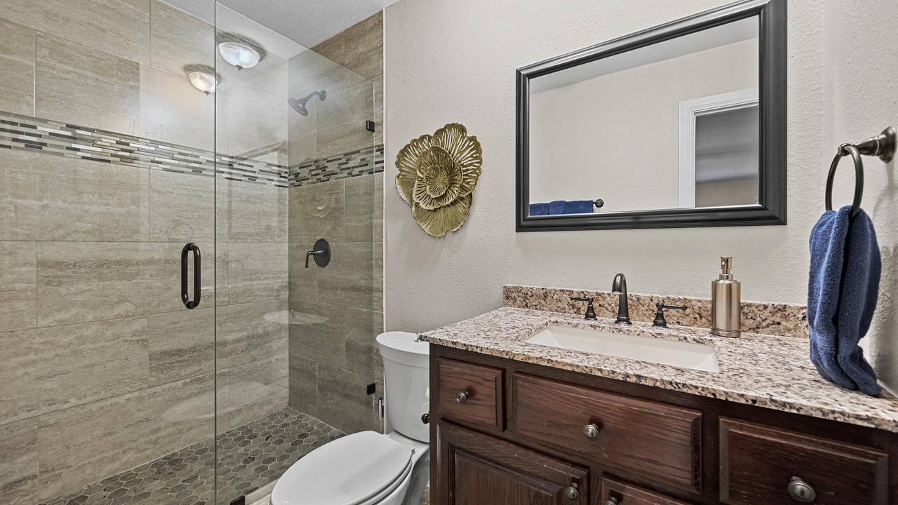 Photo of Bathroom in North Central Carrollton