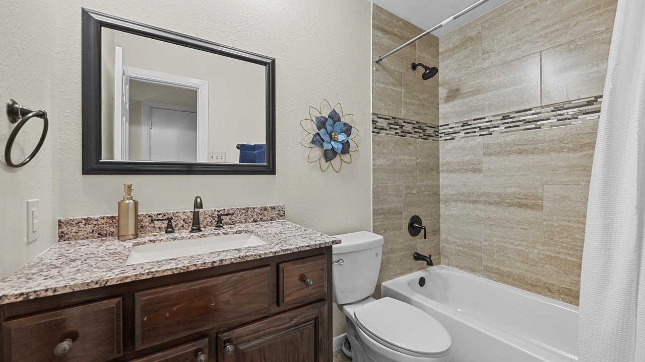 Photo of Bathroom in North Central Carrollton