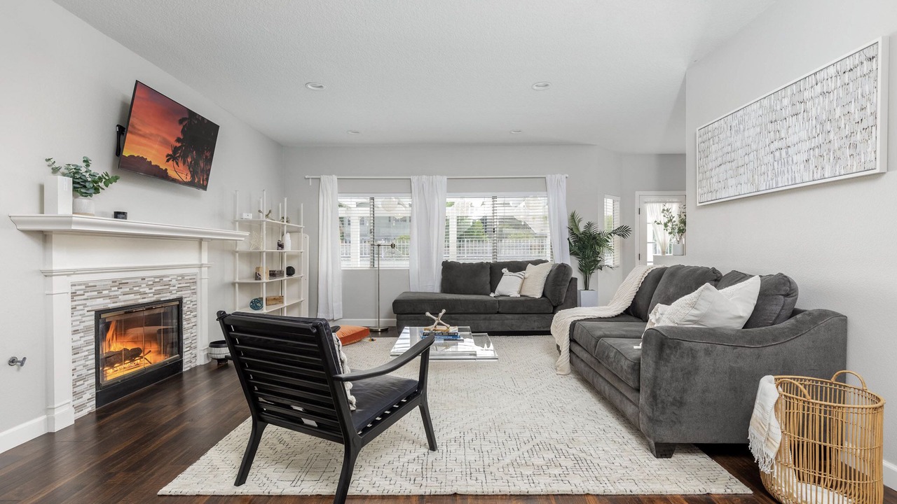 Photo of Livingroom in Santa Clarita