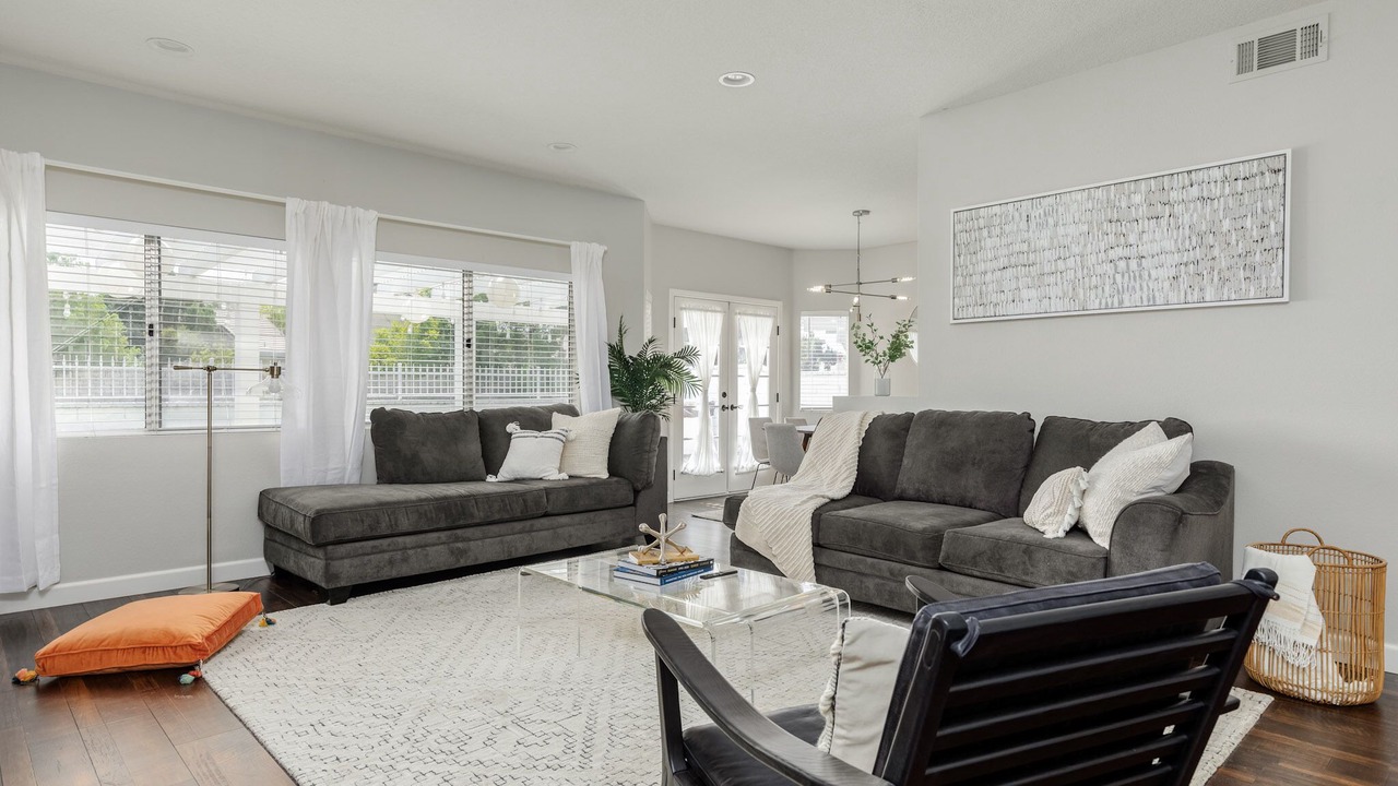 Photo of Livingroom in Santa Clarita