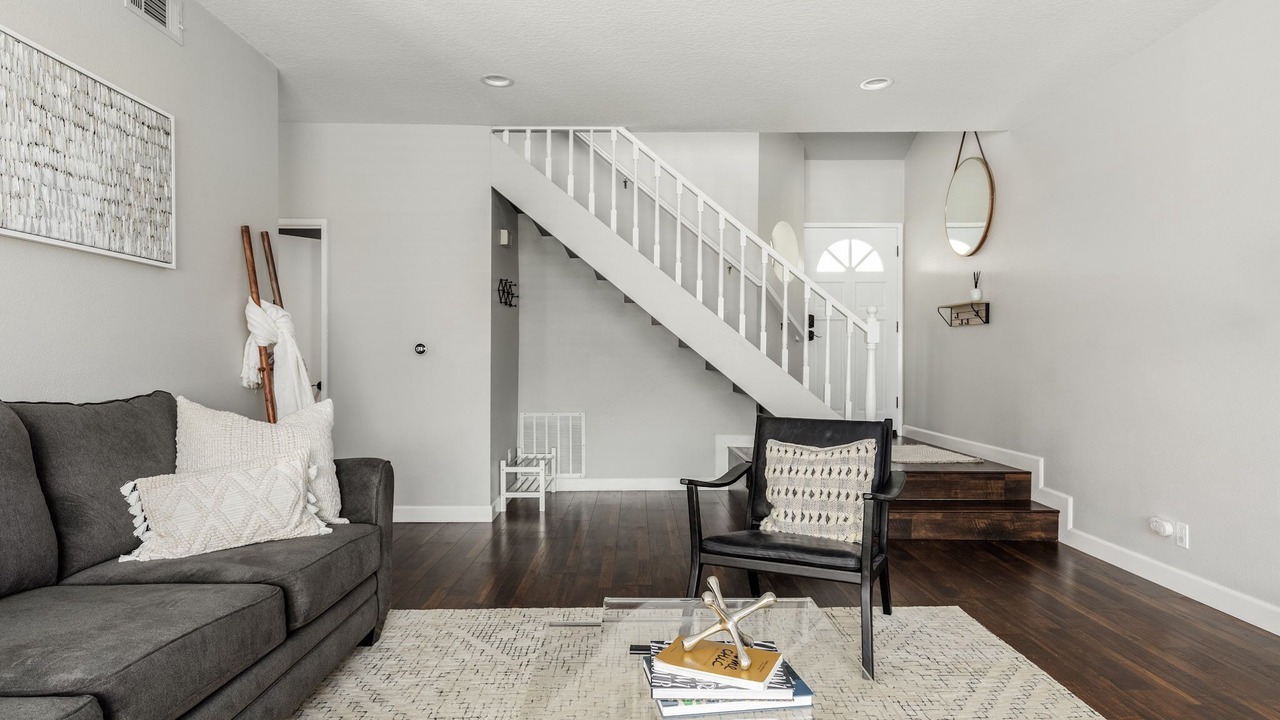 Photo of Livingroom in Santa Clarita