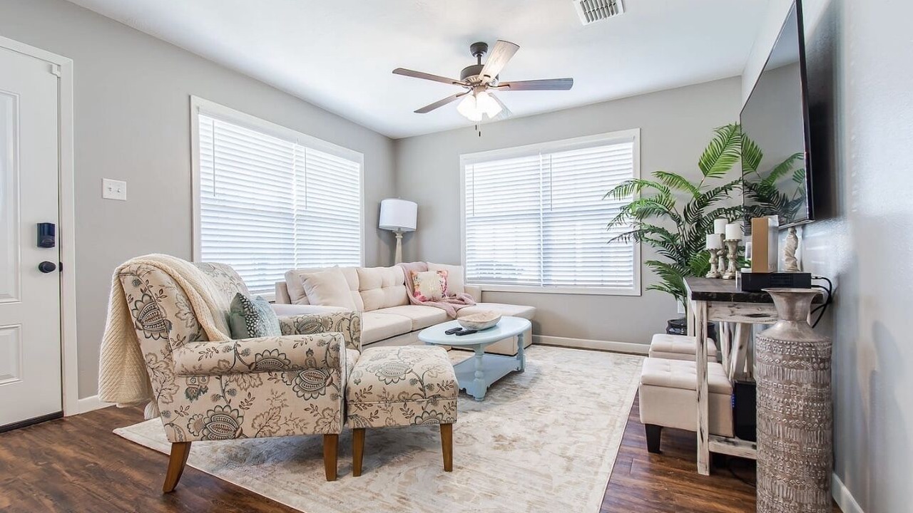 Photo of Livingroom in College Station