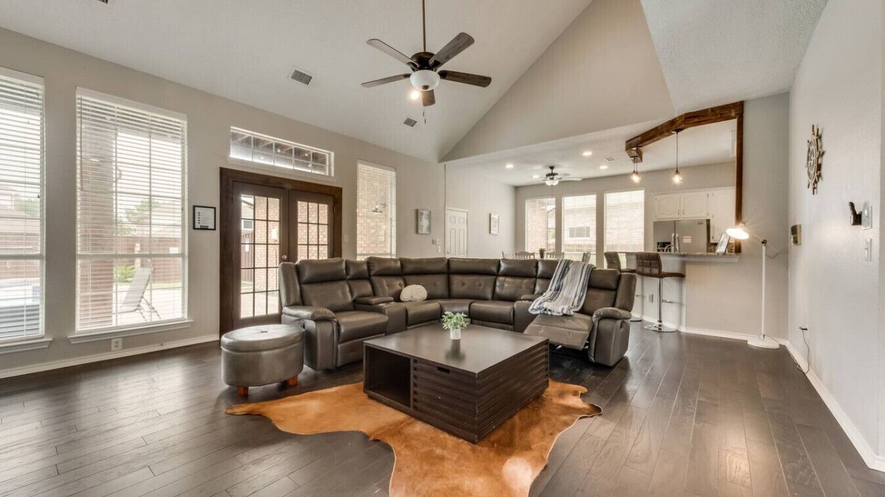 Photo of Livingroom in Rowlett