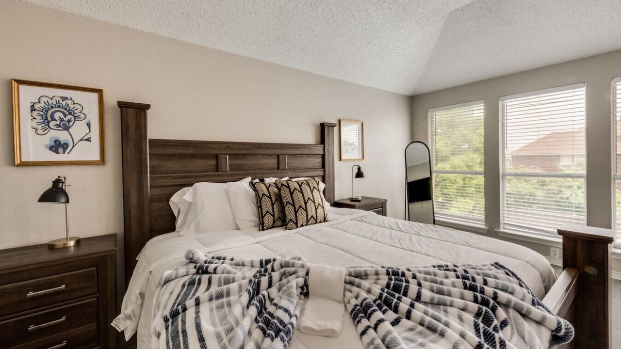 Photo of Bedroom in Rowlett