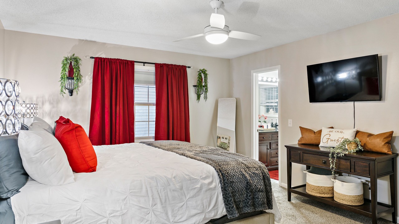 Photo of Bedroom in Enterprise