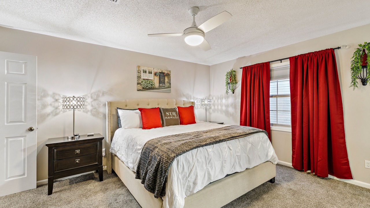 Photo of Bedroom in Enterprise