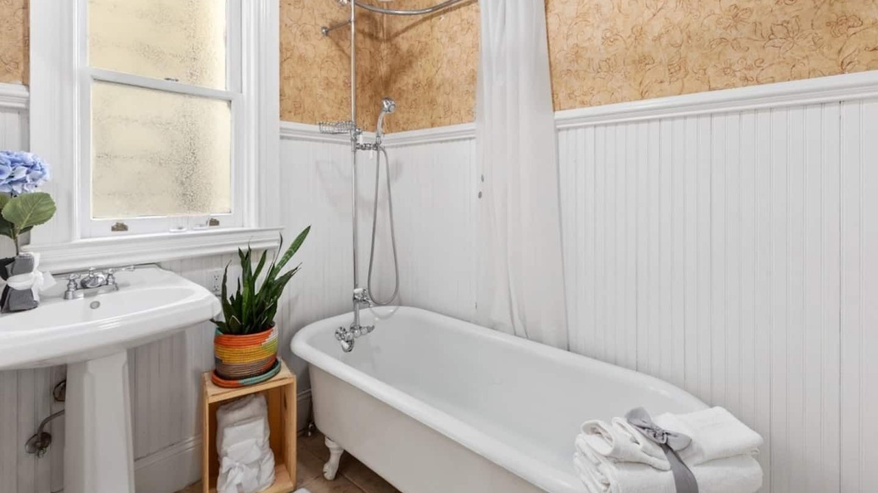 Photo of Bedroom in Haight-Ashbury