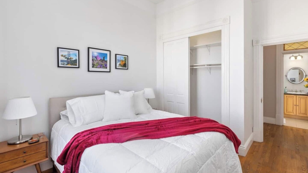 Photo of Bathroom in Haight-Ashbury