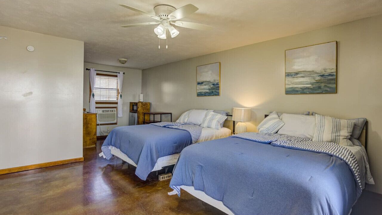 Photo of Bedroom in Redwood
