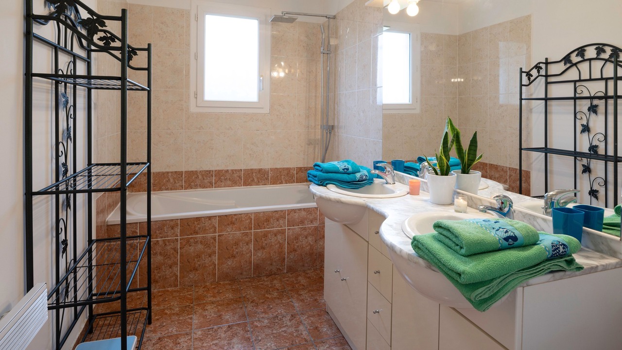 Photo of Bathroom in Golfech