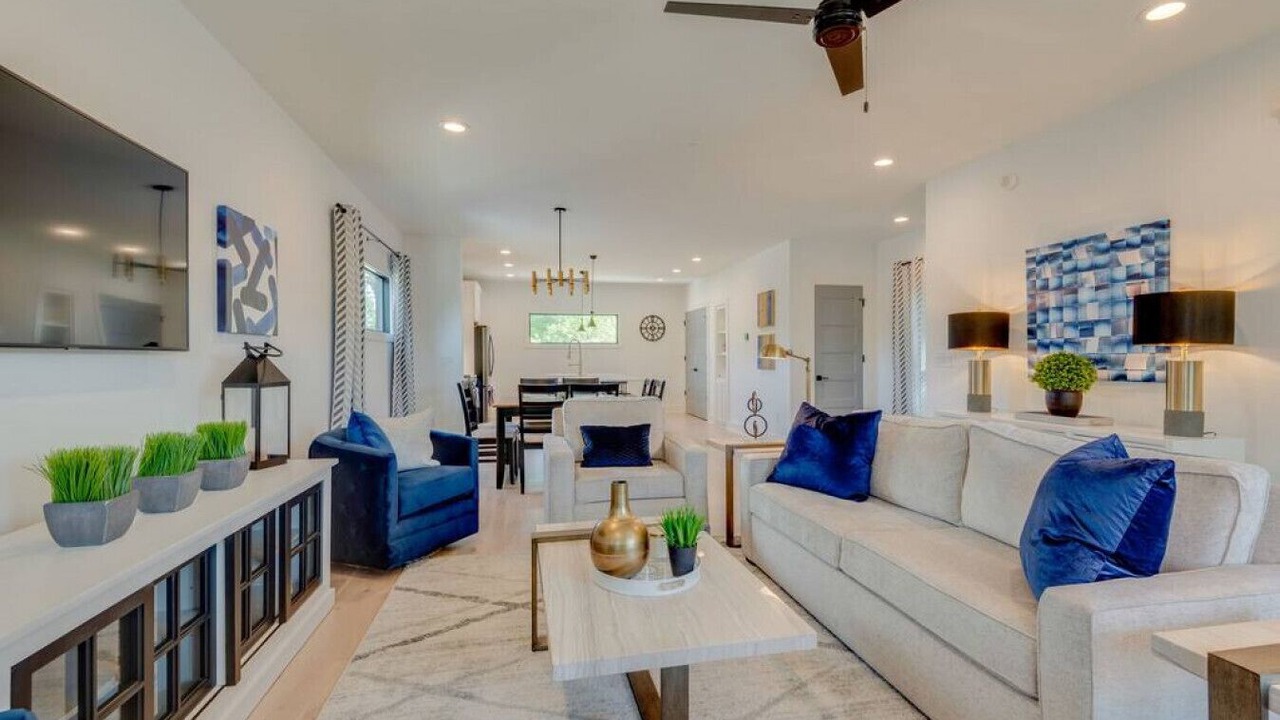 Photo of Livingroom in Chestnut Hill