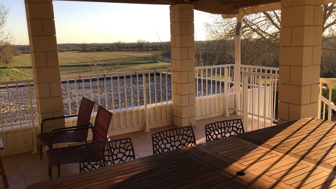 Photo of Patio Balcony in Noailles