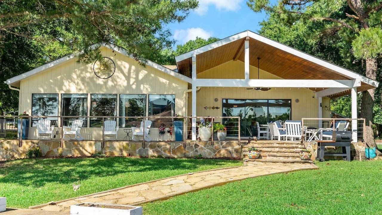 Photo of Patio Balcony in Enchanted Oaks