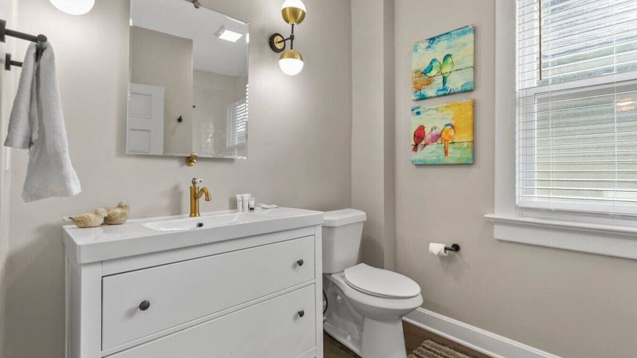 Photo of Bathroom in Hanover Place