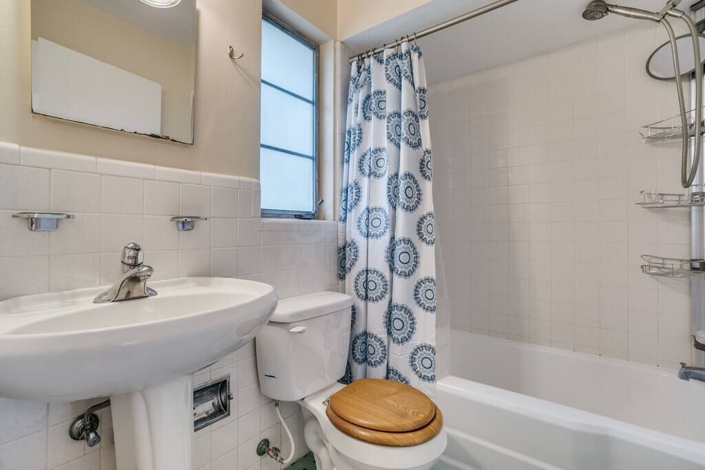 Photo of Bathroom in Uptown