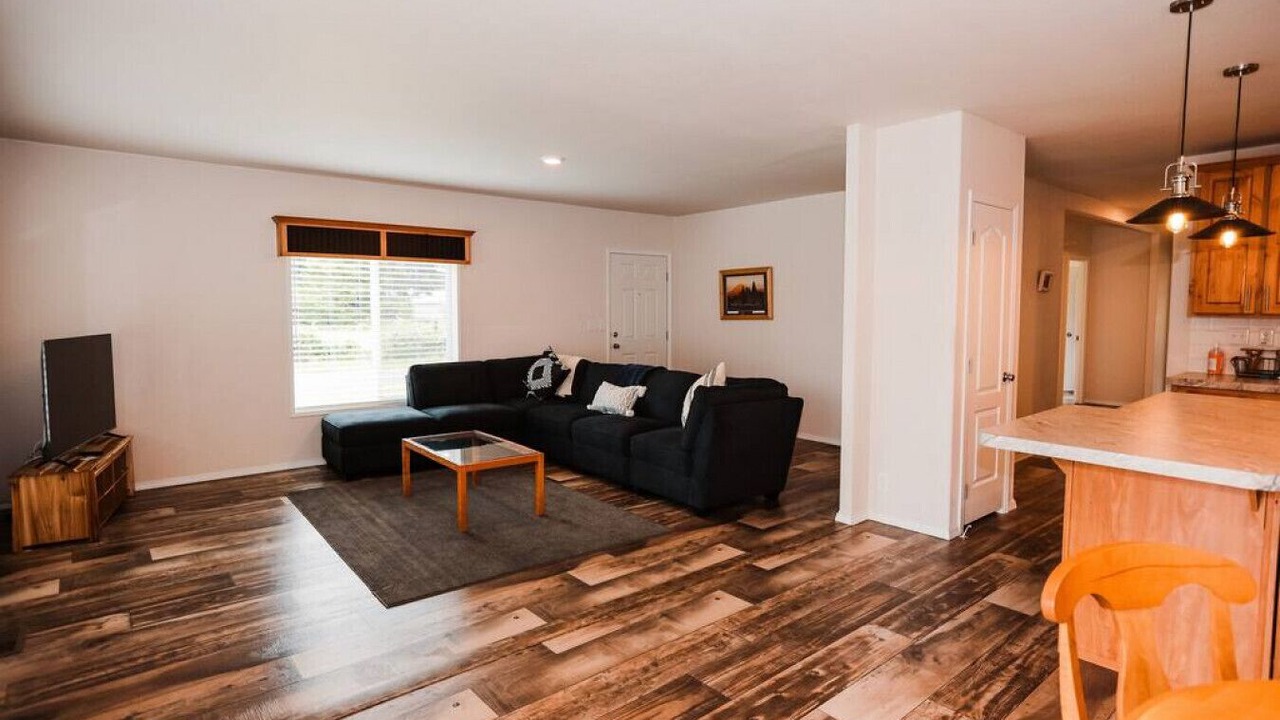 Photo of Livingroom in Forks