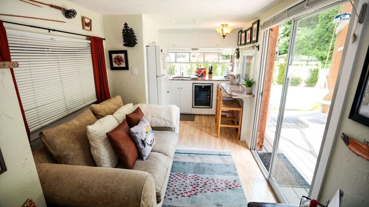 Photo of Livingroom in Brinnon