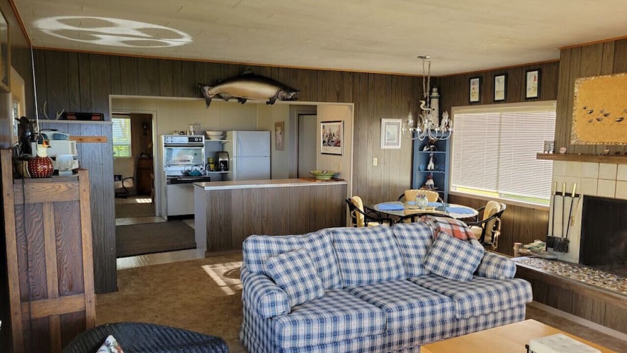 Photo of Livingroom in Neah Bay