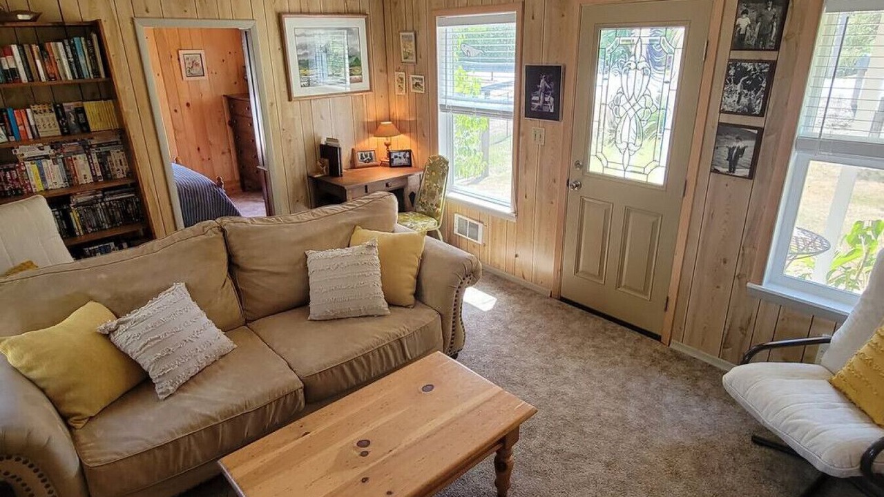 Photo of Livingroom in Neah Bay