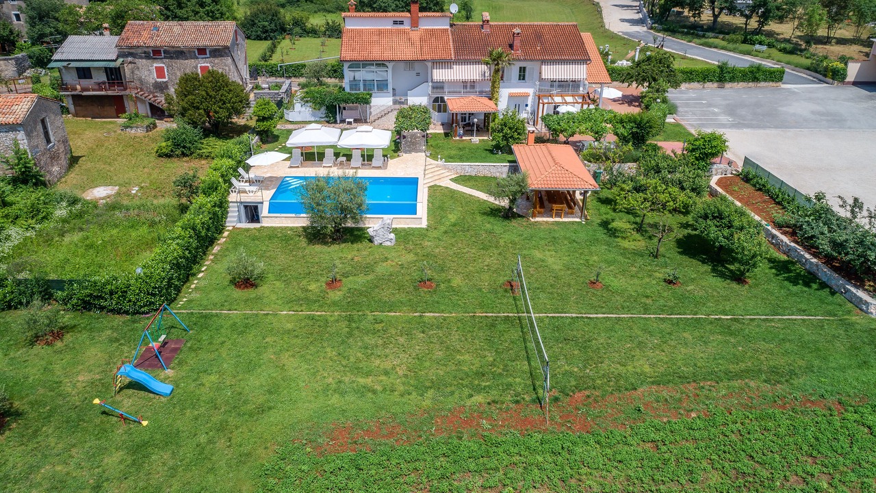 Photo of Outdoor in Tinjan