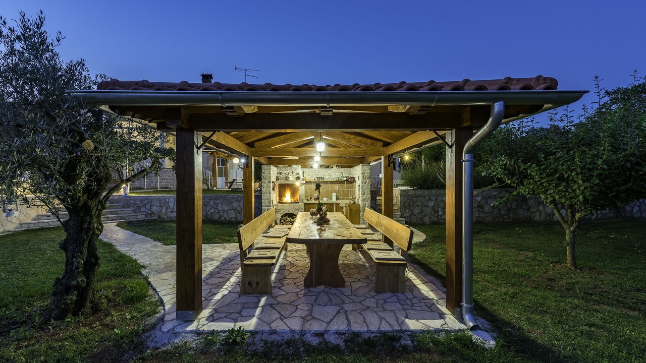 Photo of Outdoor in Tinjan