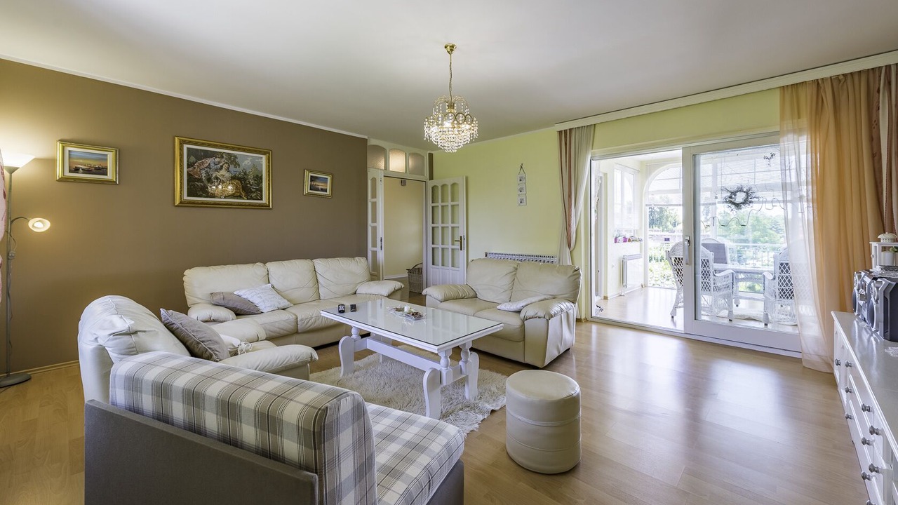Photo of Livingroom in Tinjan