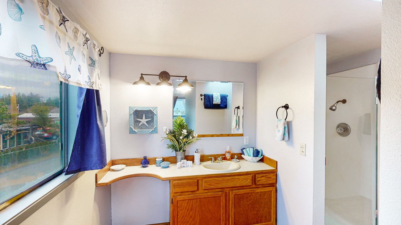 Photo of Bathroom in Grayland