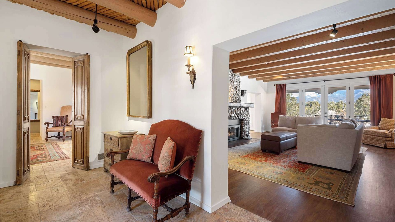 Photo of Livingroom in Northeast Santa Fe