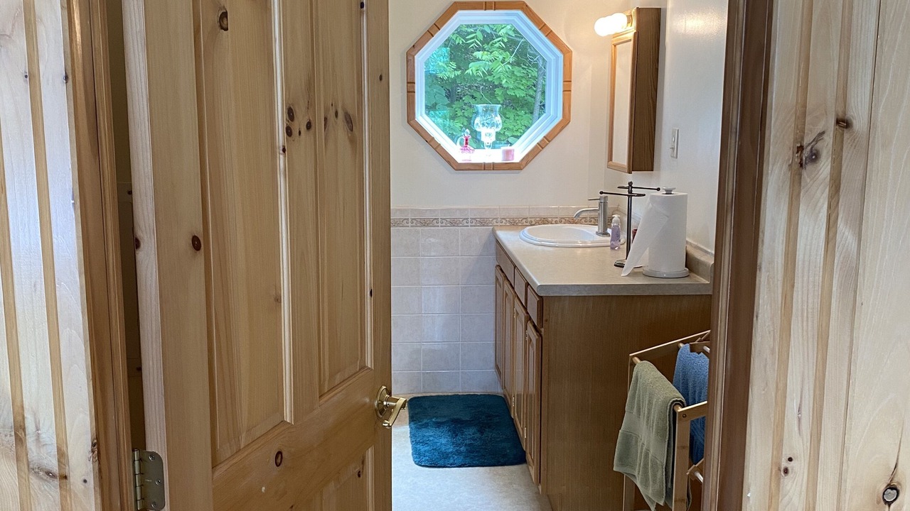 Photo of Bathroom in Brier Hill