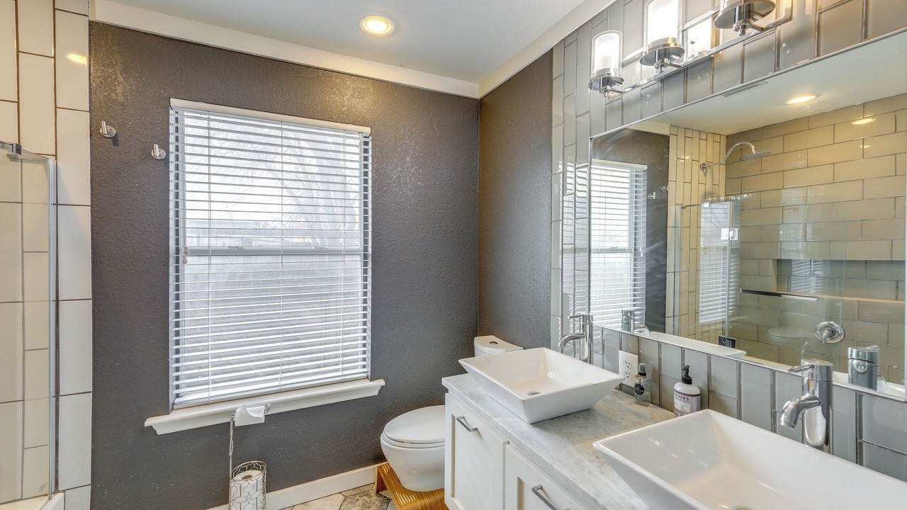 Photo of Bathroom in Govalle