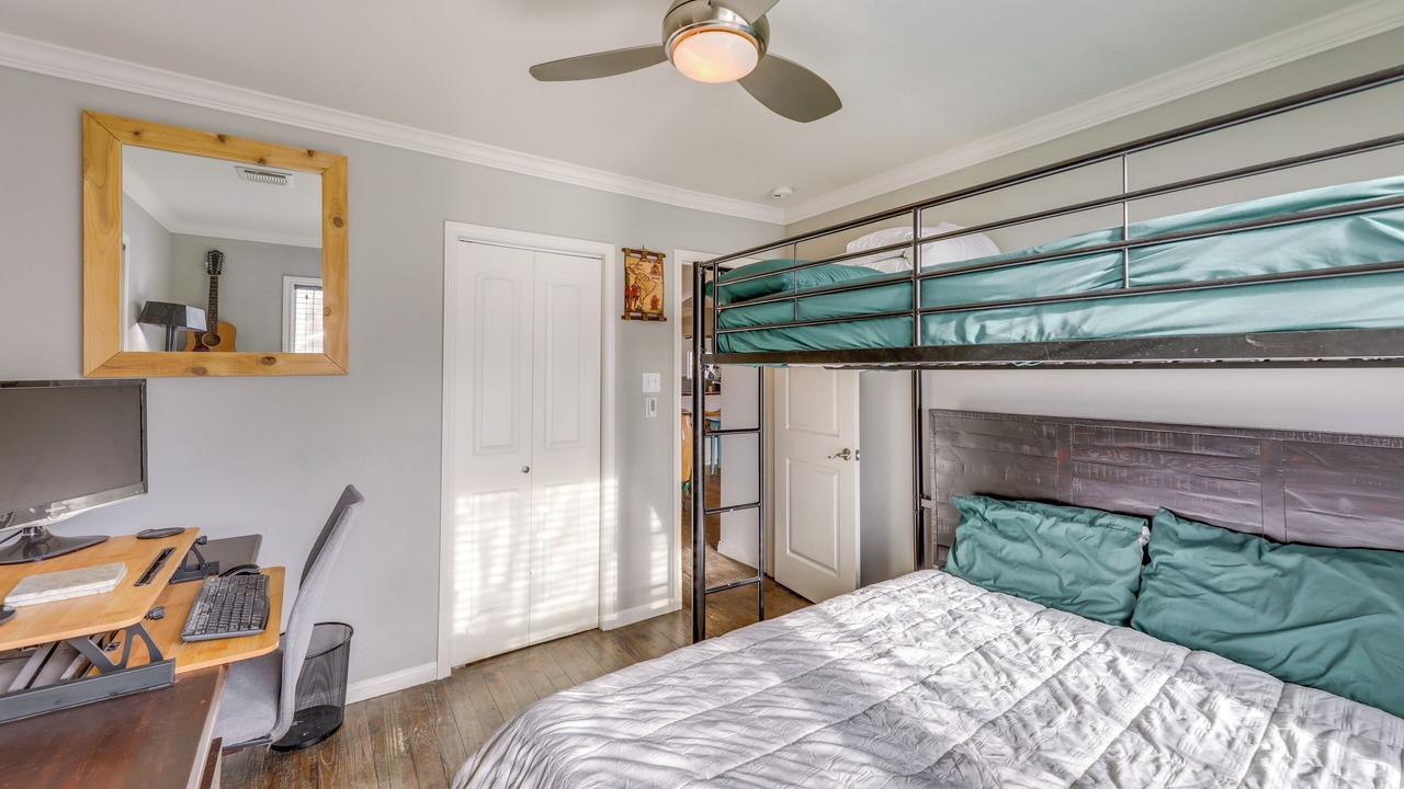 Photo of Bedroom in Govalle