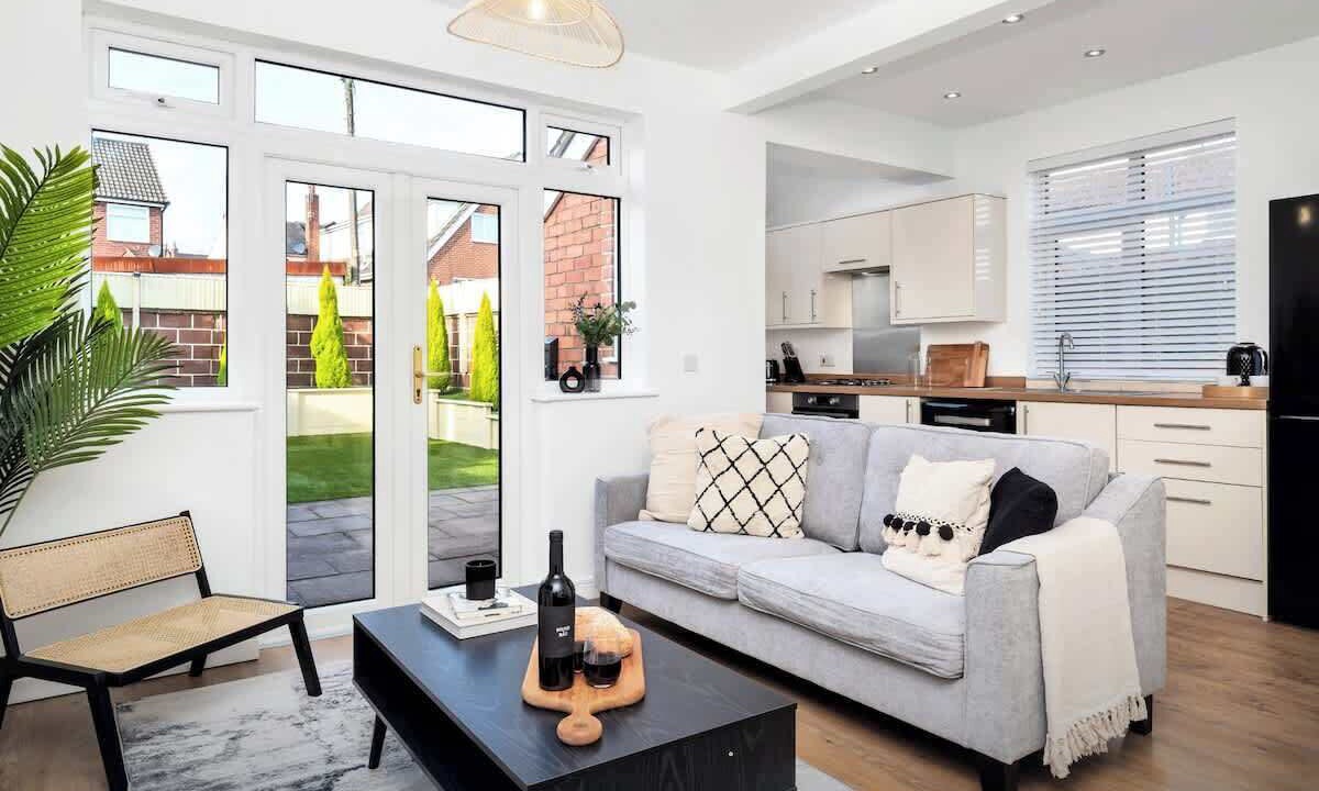 Photo of Livingroom in Stoke-on-Trent