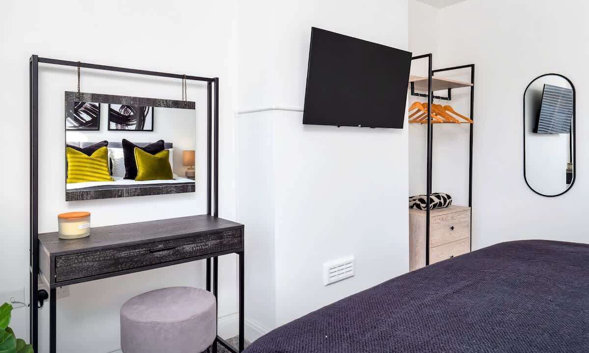 Photo of Bedroom in Stoke-on-Trent