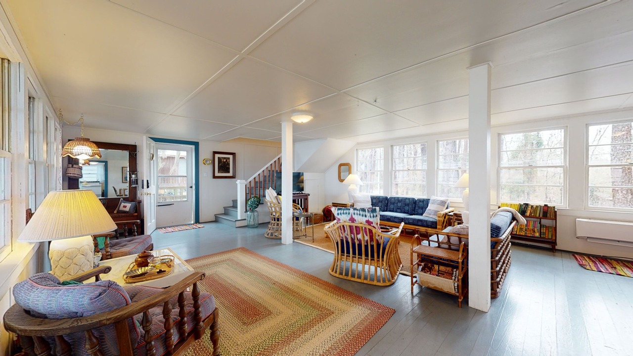 Photo of Livingroom in River Road