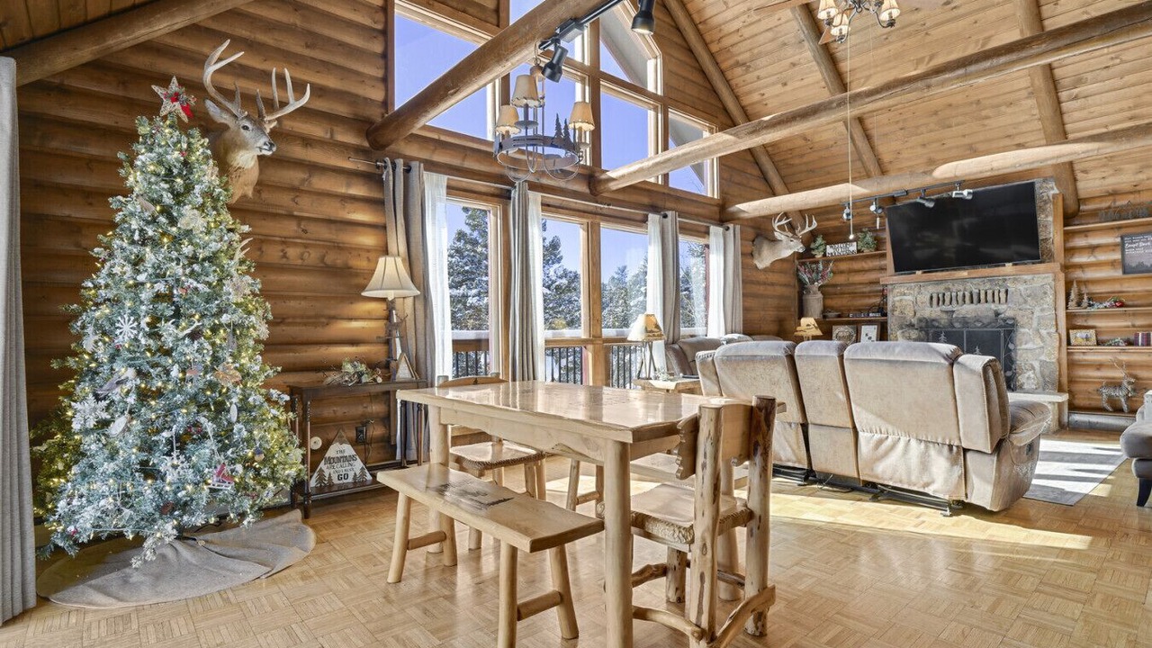 Photo of Livingroom in Spring Valley