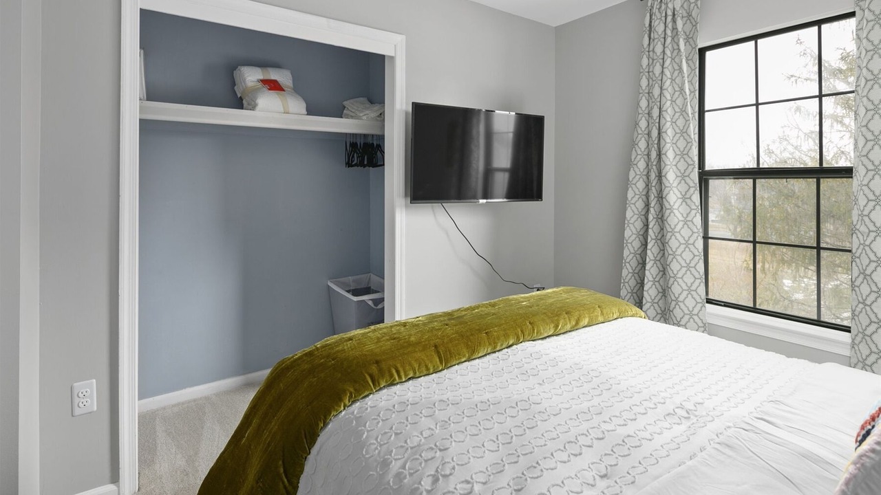 Photo of Bedroom in Potomac Falls