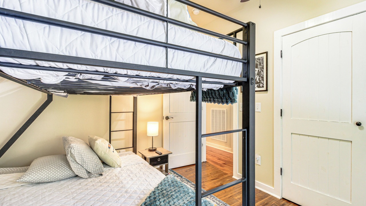 Photo of Bedroom in Lynchburg