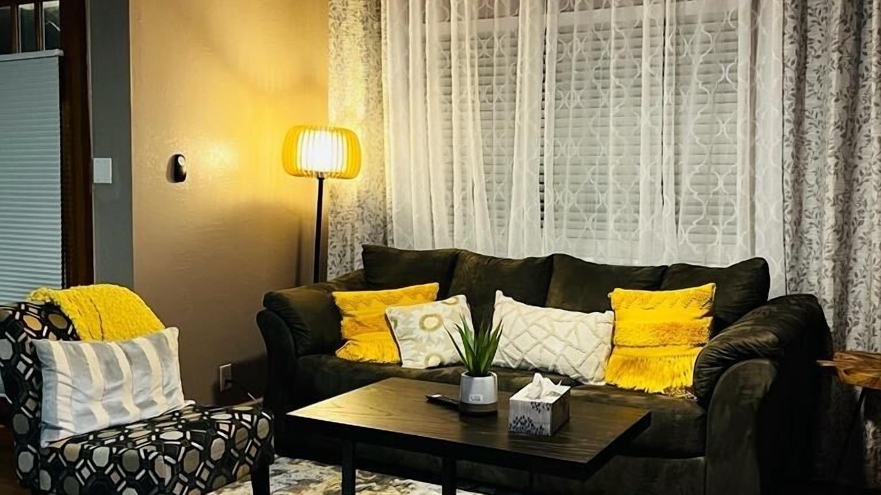 Photo of Livingroom in Isleton