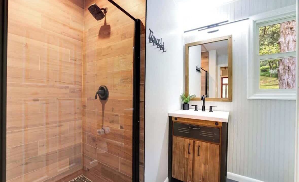 Photo of Bathroom in Linden