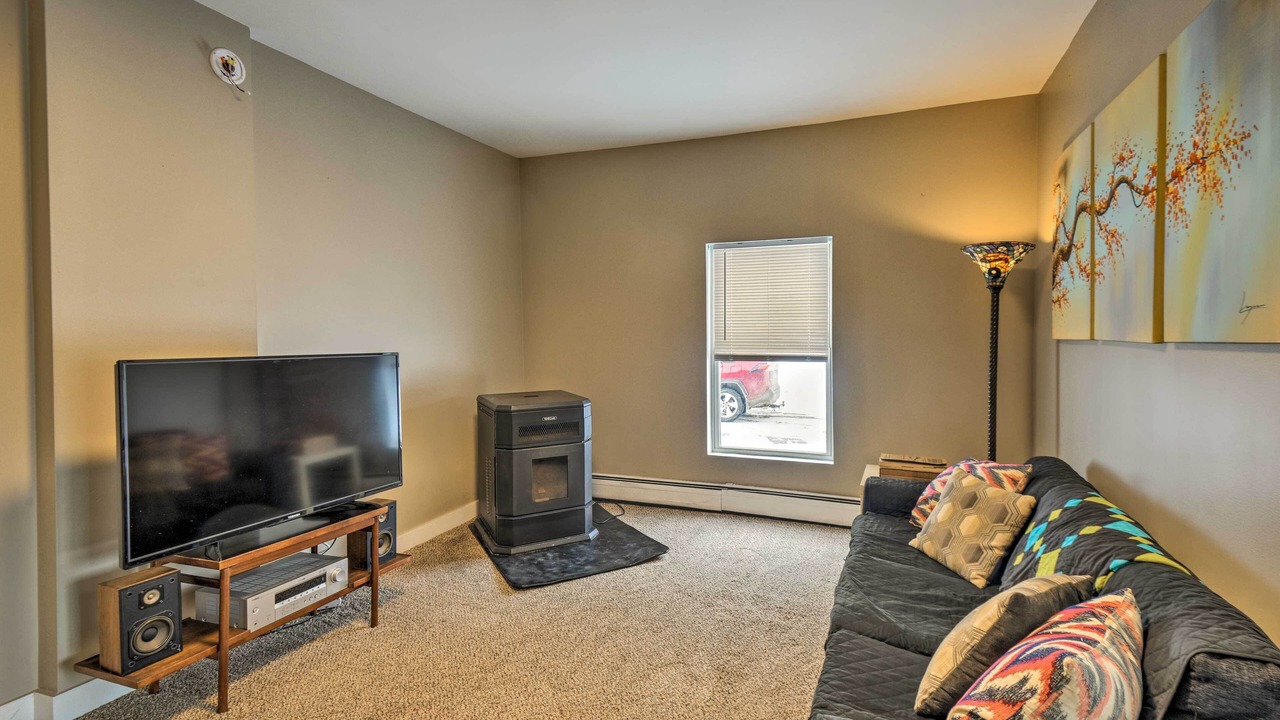 Photo of Livingroom in Henniker