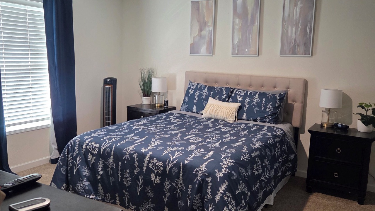 Photo of Bedroom in Lakeside