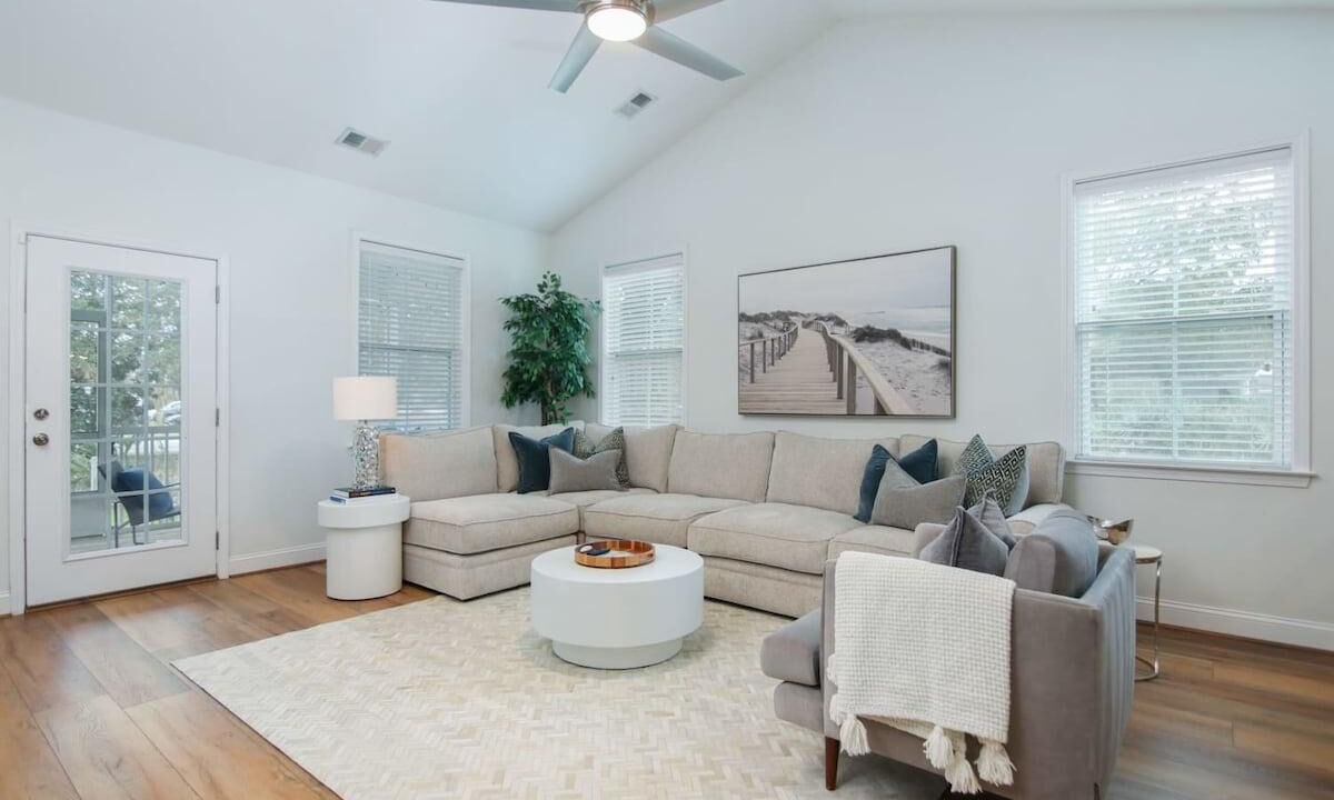 Photo of Livingroom in North Charleston