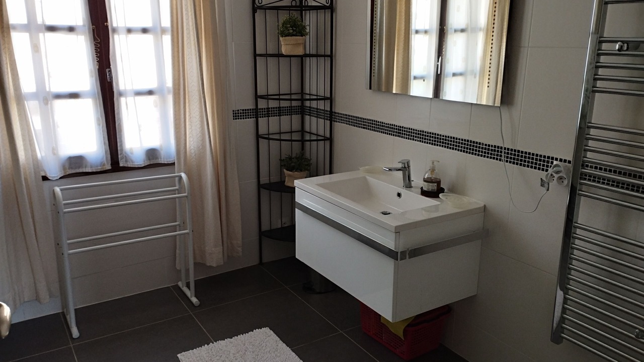 Photo of Bathroom in Roquebrun