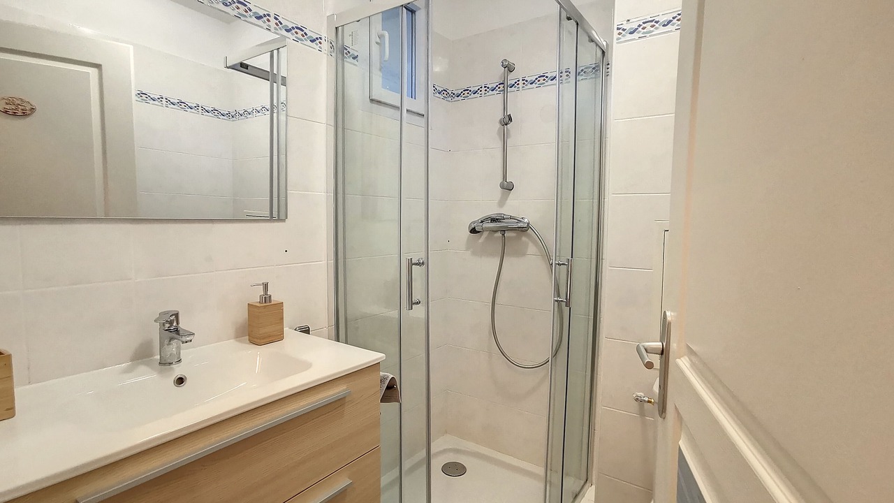 Photo of Bathroom in Saint-Mamet