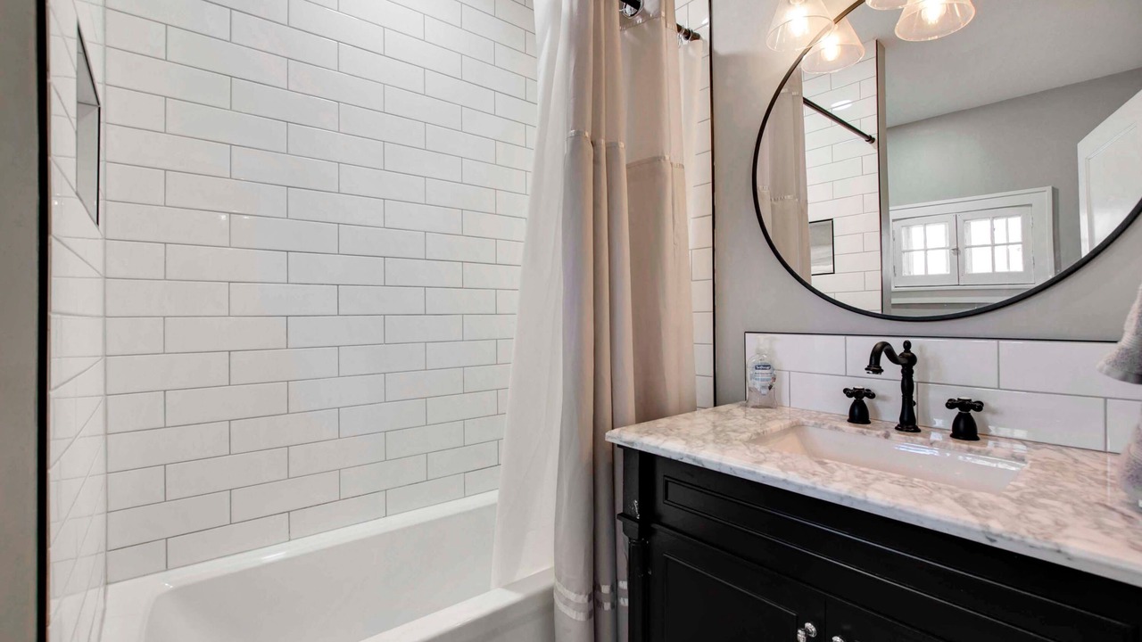Photo of Bathroom in College Hill